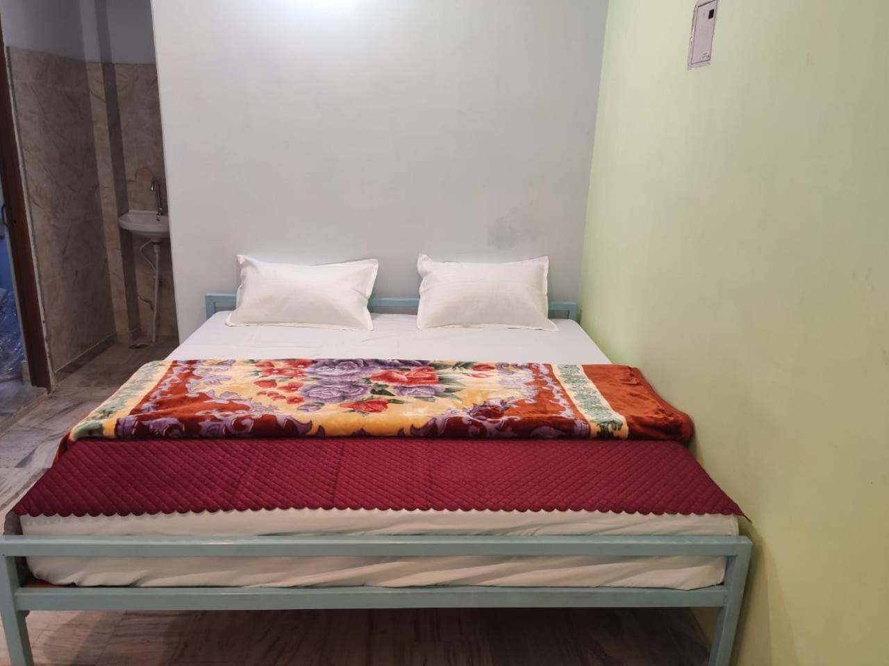 Satyam * Varanasi